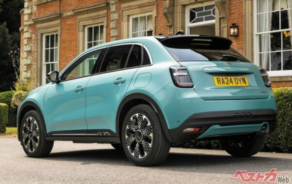 フィアット500は3ドアだが、5ドアとなっても違和感がないのはさすが