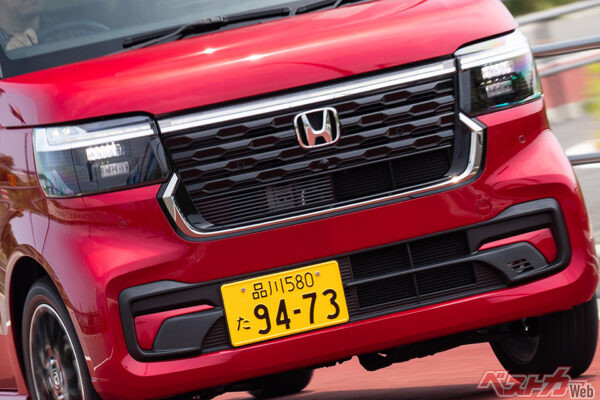 乗り出し300万円もするの!?　軽自動車のホンダN-BOXは人気だけどぶっちゃけ評価って？
