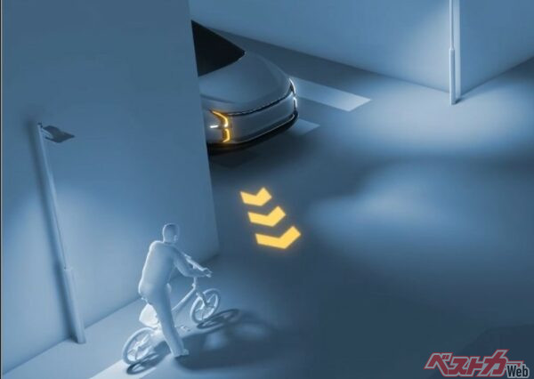 2023年のジャパンモビリティショーに小糸製作所が出展した「路面描画プロジェクションランプ」