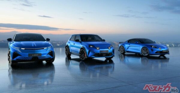 左が発表されたA390GTS。中央はA290、右はA110