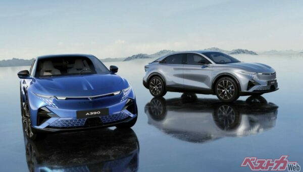 手前がA390GTS、奥がA390GT