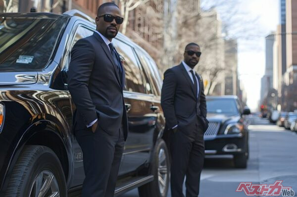 クルマのガードマンでも配置しない限り100%の盗難防止はない。どこまでも油断してはいけない(Jay@Adobe Stock)