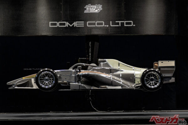 展示された風洞実験用のモデルは実写の50％スケール。空力を突き詰めたシルエットが特徴だ