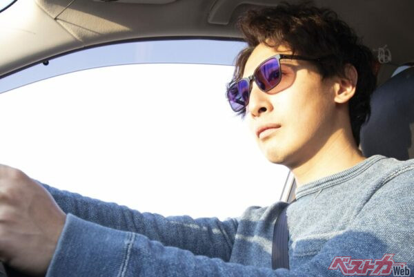 「父の日」の贈り物に！　運転専用SWANS「ドライビング・サングラス」安心の性能
