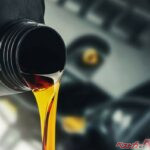 実は間違ってた？　1年または1万5000kmは遅い？　エンジンオイル交換の最適タイミングとは