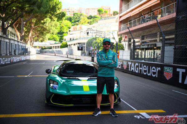 ステアリングを握ったのは現役F1ドライバーのフェルナンド・アロンソ
