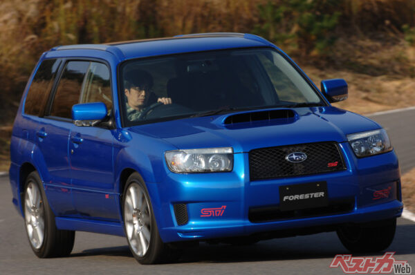 スバルブルーが相まってスポーティさアップした2代目