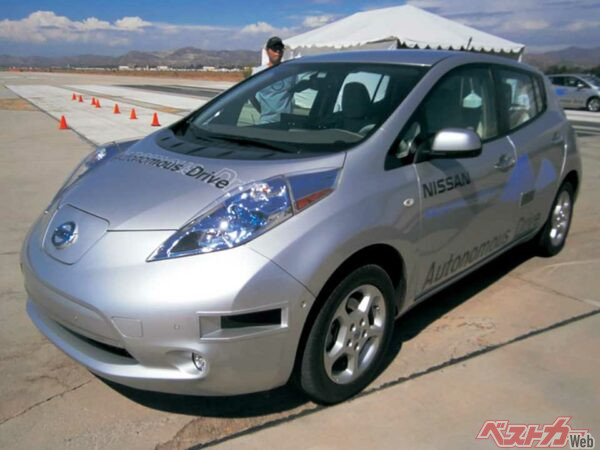 テスト車はリーフを使う