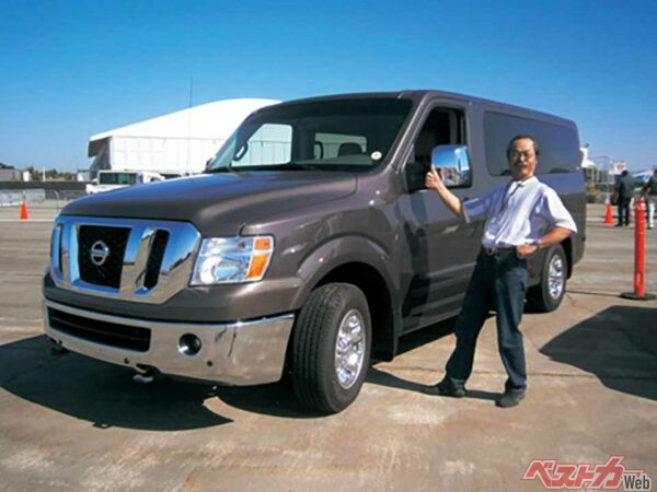 NV3500パッセンジャー…DATA：全長×全幅×全高＝6111×2030×2133mm　エンジン＝V8・5.6L・317ps