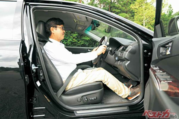 カムリ…助手席の座り心地は4車で一番のカムリ