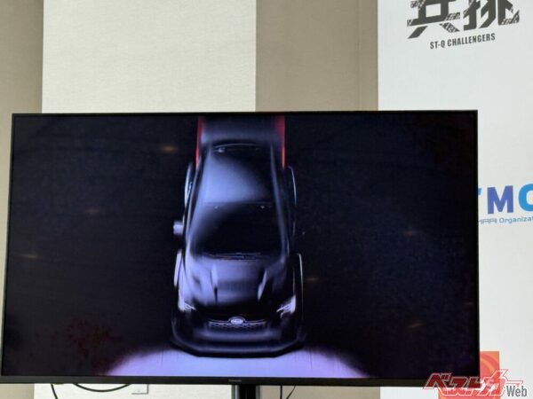 これが公開された新型モデル。明らかにWRXだ