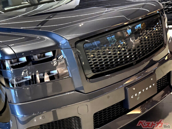 トム・クルーズ様が乗ったセンチュリーだ～！ 直筆サイン入りで富士スピードウェイホテルに絶賛展示中!!