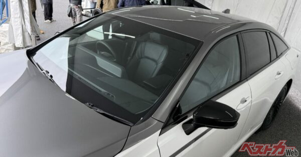 シフトにも70thが刻印!!!!