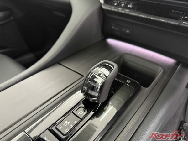 シフトにも70thが刻印!!!!