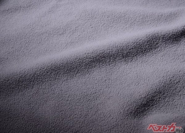 せっかくカバーをしているのに……なんてことにならないように! 裏地も工夫するのがヨシ(tkpho@Adobe Stock)