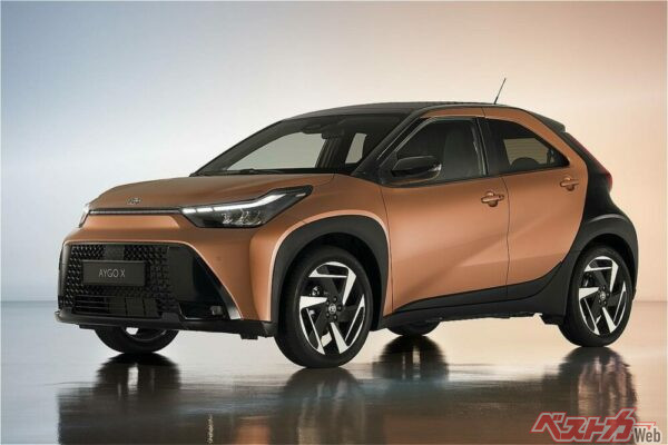 ハイブリッド化されたトヨタ アイゴX。ちょっとレクサスLBXっぽい？
