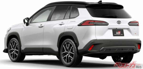 こちらもGRスポーツグレード。リアコンビランプのデザインがカッコよく変わり、アンダーガーニッシュも装着。うん、いいね!