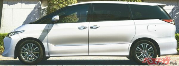 フロントからリアまで繋げたようなワンモーションデザインが特徴的だったエスティマ。ファージミニバンではない、フォルムのいいMPVには、いまも需要があるはずだ