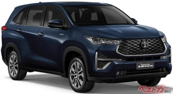 イノーバゼニックスは、SUV風のフロントデザインが与えられた、高車高のMPV。リアドアはスライドドアではなく、ヒンジドアとなっている