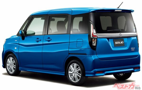 縦長のテールランプとなった4代目。まさに“ミニ”ミニバンと言った佇まい