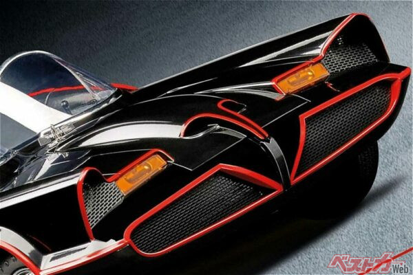 蘇れ伝説の初代バットモービル!!　オジサン世代震撼の1/8スケールモデルが登場!!!