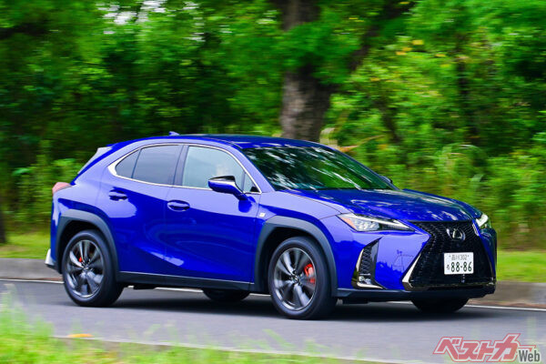 レクサス UX(2018年11月登場・455万9000〜571万7000円)全長4495×全幅1840×全高1540mm、2L直4(152ps)+M(113ps)、WLTCモード燃費26.3km/L(バージョンC)