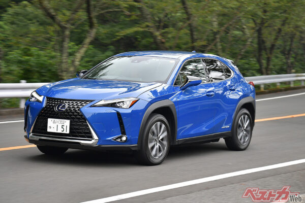 レクサス UX300e（2020年10月登場・650万〜705万円）全長4495×全幅1840×全高1540mm、フロントM（203ps）、航続距離512km（バージョンC）