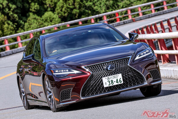 レクサス LS（2017年10月登場・1094万〜1799万円）全長5235×全幅1900×全高mm、3.5LV6（422ps）、WLTCモード燃費10.2km/L（LS500・Iパッケージ）