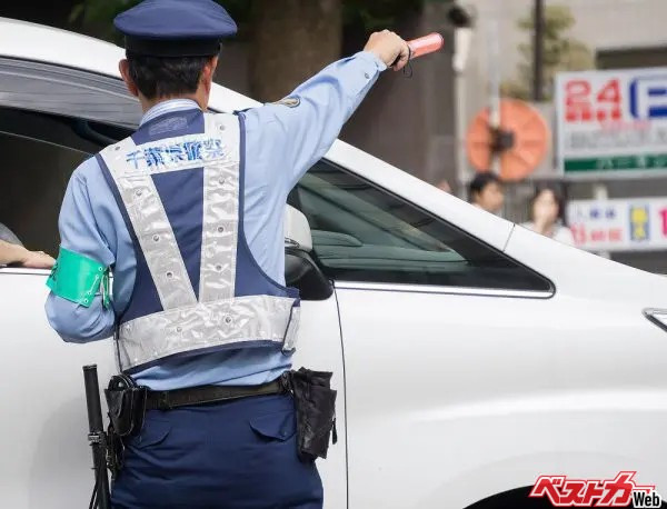 キー付けっぱなしでコンビニへ パーキングメーターの時間外に駐車…「えっ、違反だったの!?」見落としがちな交通ルールの落とし穴