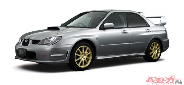 三度目のMCに採用されたスプレッドウィングスグリルの鷹目インプレッサ