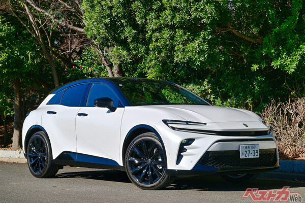 トヨタ クラウンスポーツ（590万～765万円）。全長4720×全幅1880×全高1565mm、2.5L直4（186ps）＋M（120ps＋54ps）、WLTCモード燃費21.3km/L（Z）
