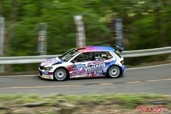 レグ1は2位だが、トップのコバライネン選手との差は0.8秒!! めちゃくちゃ僅差!!