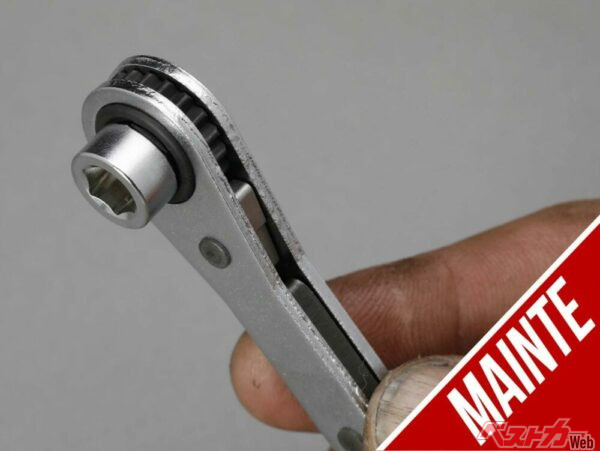 ラチェットハンドルやギヤラチェットとの使い分けは？　板ラチェットレンチの特徴と魅力