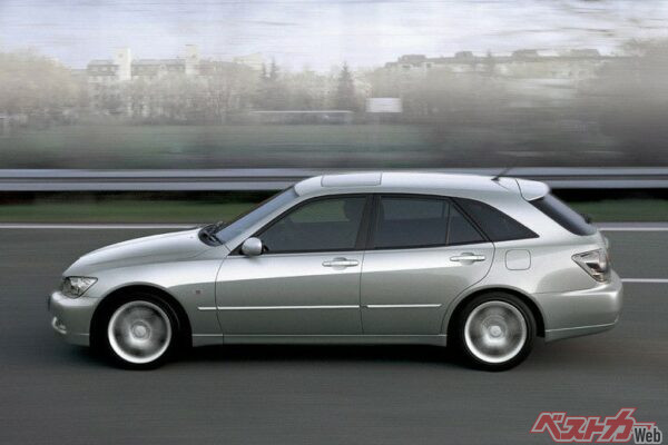 優秀なFRスポーツセダンだがハッチバックのアルテッツァジータもあった