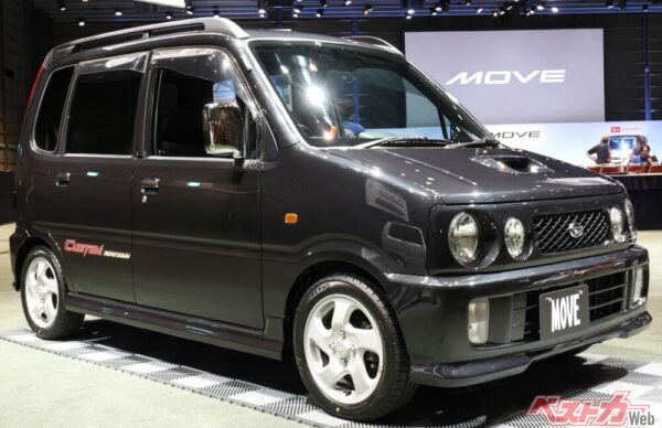 2代目と3代目のムーヴカスタムは丸目4灯!! セドグロ風のフロントフェイスが今でも衝撃