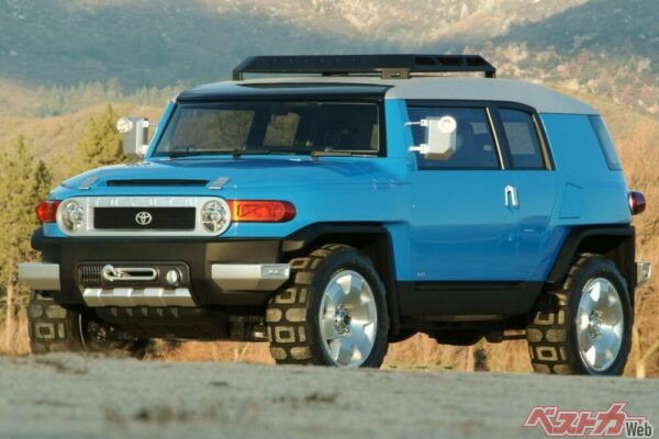 2003年のコンセプトモデル。よく見ると2006年のリリース版と比べてゴツさが強調されてている