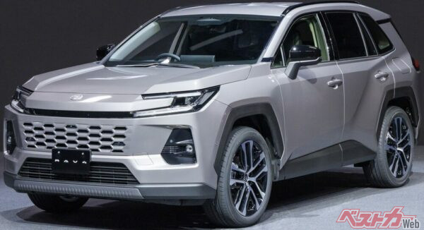 2025年5月21日に世界初公開された、6代目の新型RAV4。流行のボクシーなデザインや、先進技術の数々を搭載した最新鋭モデル。日本発売は2025年度内（～2026年3月）を予定している