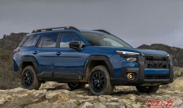 2025年春に発表された新型アウトバックウィルダネス。カクカクボディに無塗装バンパーが多用されていてカッコいい