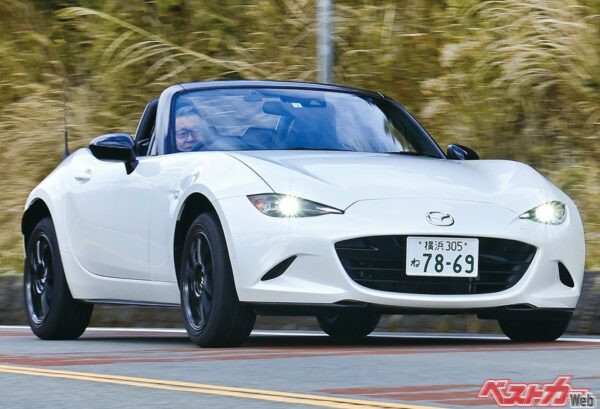 1010～1040㎏という軽量ボディに136ps/15.5kgmを発生する1.5L、直4エンジンに6MTを組み合わせる（6ATもあり）
