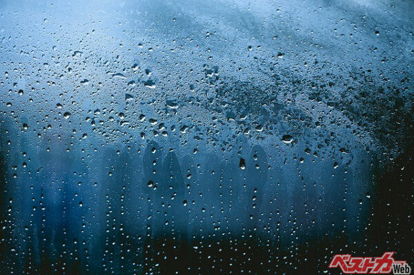 冬場の暖気は室内を暖める意味もあってすることが多いが……