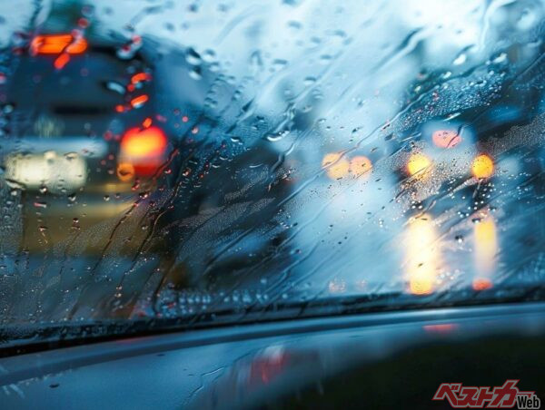 【梅雨ドライブ必読】雨の高速道路で事故率7倍!? 命を守る3つのポイントとは