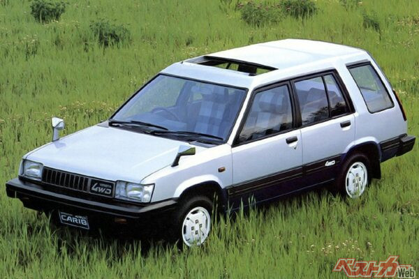 初代カリブ。全車4WDだったとはなかなかのストロングスタイルだ