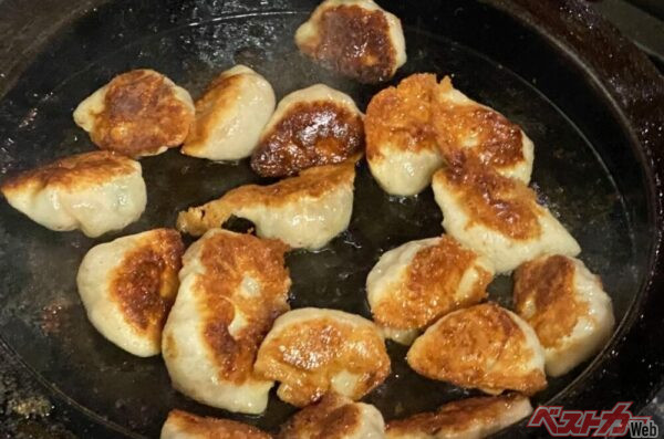 「焼餃子部門」1位はどの店か!? 早く知りたいです~。※写真は『餃子の店 您好』の焼餃子