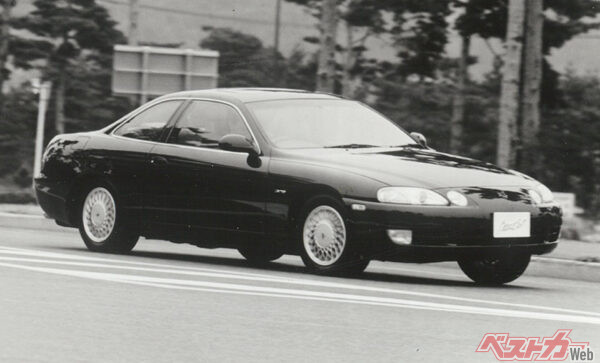 曲線的なデザインで、V8エンジンの設定があった3代目トヨタ ソアラ。4500GTの遺伝子を受け継ぐ一台