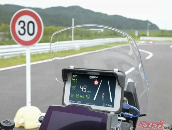 【新技術】千鳥走行をはじめ、標識やバイクも検知する2眼カメラ式の前方検知システムをAstemoが公開！