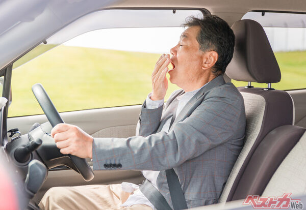 「至る」のダメ！　食べたあとの「睡魔」にサヨナラ!!　運転中に眠くならない食事方法