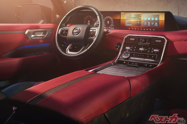 日産 パトロールの大型ディスプレイ