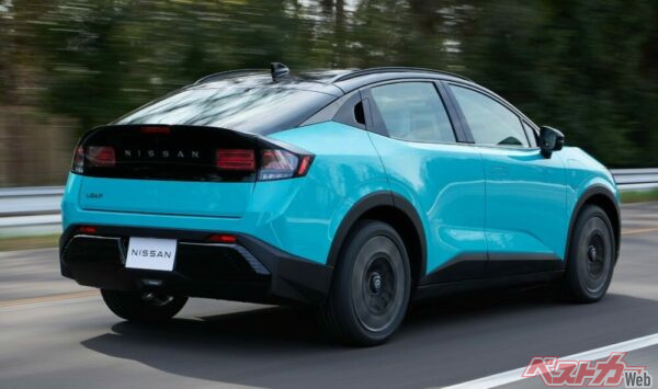 リアサスペンションはリーフと同じマルチリンクを採用