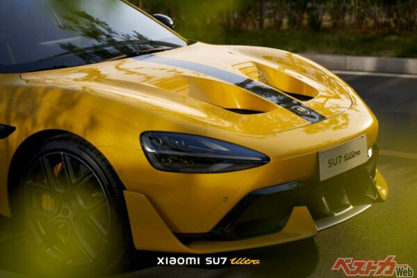 4ドアEVの姿をまとった、まさに“日常も走れる化け物”