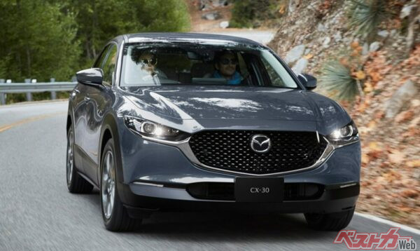 全長4395×全幅1795×全高1540mmという「ちょうどいい」サイズ感。走る姿もカッコいいぜ!